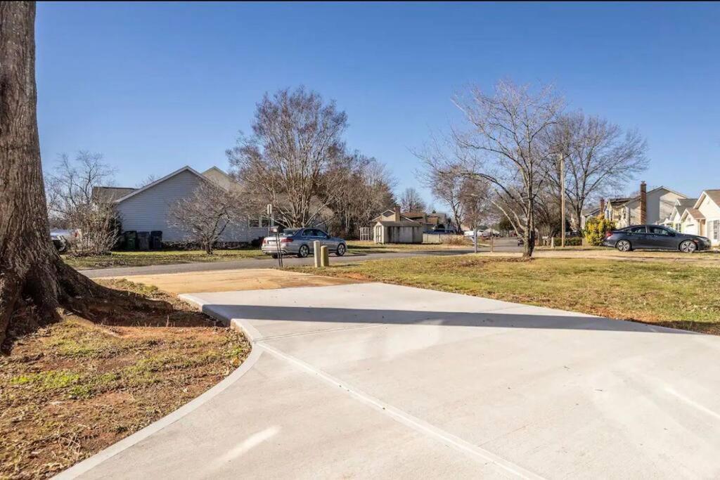 20Min To International Airport! 10Min To Pnc Music! Wifi Apartment Charlotte Exterior photo